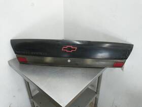195-06109b License Plate Pocket Tail Finish Panel Z34 Fits 95-99 Monte Carlo 82404