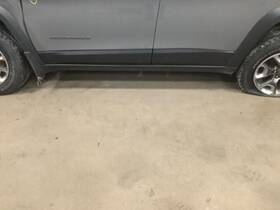 198-01859l Driver Left Center Pillar Fits 14-20 Cherokee 313868