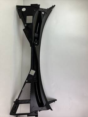 156130357 Alfa Romeo 2017-2020 Giulia Front Windshield Wiper Cowl Panel Cover Grille Oem