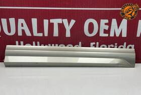 8u0853960d Audi 2016-2018 Q3 Front Right Passenger Door Lower Molding Trim Gray Oem