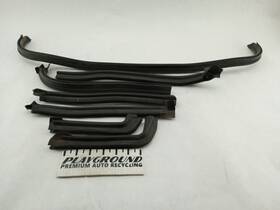 127.bm1d03 Bmw 330ci E46 Coupe Set Of Under Hood Weather Strip Seals Fits 2001-2006