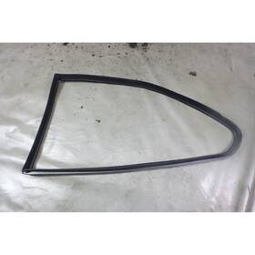 51362255382 Bmw 92-99 E36 3-series 2dr Coupe Right Rear Vent Window Gasket Weatherstrip Oem