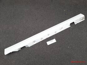 51718211944 Bmw 2002 325i 330i 325xi 330xi E46 Sedan Right Skirt Rocker Panel Cover 8211944