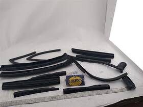 7125117113 Bmw 2007 E64 650i Convertible Top Weatherstrip Seal Molding Set