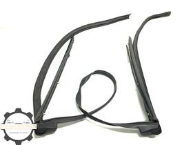 7279772 Bmw 2017-2020 440i 430i Front Windshield Frame Weatherstrip Rubber Seal Oem 7279772 Bmw 2017-2020 440i 430i Front Windshield Frame Weatherstrip Rubber Seal Oem