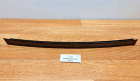 7890092 Bmw 97-03 Oem E39 540 M5 Rear Right Passenger Door Window Guide Cover Trim