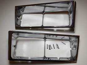 2554942 Buick 84-1986 Electra Wagon Estate Lesabre Headlight Marker Light Trim Bezel Oem