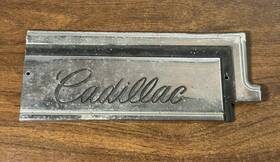 1614098 Cadillac 1977-1979 Deville Fleetwood Grille Hood Header Panel Trim Molding Grill