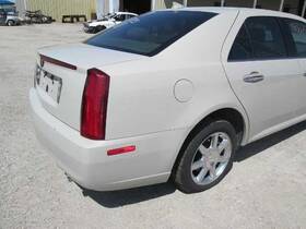 189.gm6m11 Cadillac Driver Left Rocker Trim Molding Has Scratches Bottom Fits 11 Sts 245690