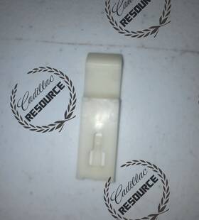 20687368 Cadillac 90 91 92 Brougham Dog Leg Small Mounting Clip Molding Cladding Moulding