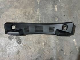 22903111 Cadillac 13-19 Xts Rear Trunk Sill Molding Trim Cover Panel Oem