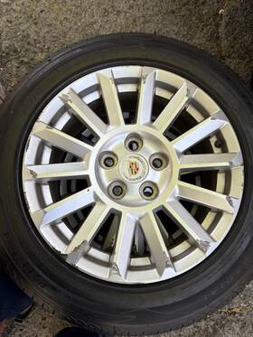 245x Cadillac 2011 Cts Wheels And Tires 45 X 17 .there Is 80% Of Tread Left