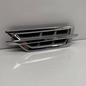 25789508 Cadillac 2008 - 2011 Sts Lh Left Driver Side Front Fender Trim Molding Vent