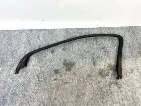 Cadillac 84075355 17-23 Xt5 Front Right Side Door Window Frame Trim Cover Panel Oem