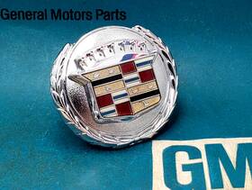 9634272 Cadillac 76 77 78 79 Seville Trunk Lock Cover Emblem Flipper Deck Lid Slider