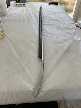 96124745 Cadillac 9885025 1974-1976 Eldorado Door Molding Lh Belt Reveal