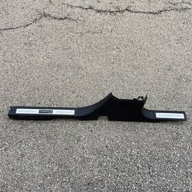 L0196822 Cadillac 2010-2016 Srx Right Lower B Pillar Sill Scuff Plate Oem