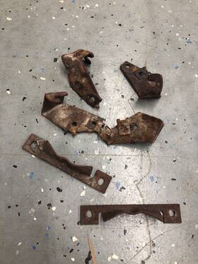 2024-0014 Chevrolet 032125m/2024-0014 1971 - 1976 Impala Caprice Rear Fender Skirt Brackets Donk 72 Chevy 73