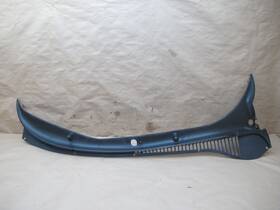 10422492 Chevrolet 97-04 Corvette C5 Windshield Wiper Cowl Trim Panel Oem