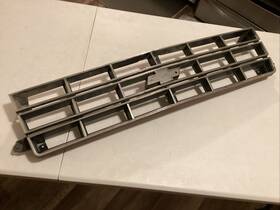 14067219 Chevrolet 1983-90 Chevy S-10 Blazer Truck Grille #14067219 Oem