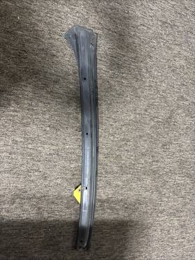 15183420 Chevrolet 15048615 99-07 Chevy Silverado/gmc Yukon Lh Windshield Reveal Moulding R132