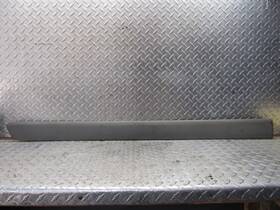 15118318 Chevrolet 2005 Trailblazer Right Passenger Frontdoor Molding Trim