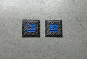 15223483 Chevrolet Genuine Gm Mark Carbon Fiber And Blue Emblem Pair X2 Side Door Oem Tahoe Escalade