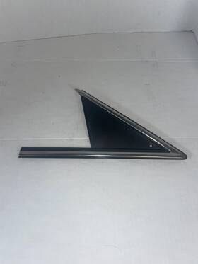 Chevrolet 16613602 1991-1996 Chevy Caprice Rh Front Door Window Molding Black Chrome Oem