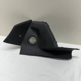 22745414 Chevrolet Oem 2011 - 2015 Volt Rear Right Pass Side Quarter Tail Lamp Molding