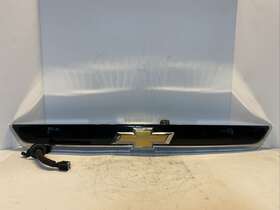 23316146 Chevrolet 2015-2017 Equinox Rear Tailgate Trim With Camera Emblem Oem 0121