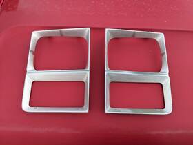 376960 Chevrolet Bezel Pair Left Right Base Model C10 Squarebody C20 1981-91 C30 K10 Oe