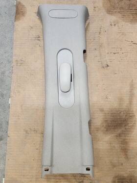 3992 Chevrolet 2007-13 Avalanche Right Passenger Side Upper B-pillar Seat Belt Cover