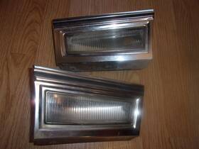5934840 Chevrolet 1980-1990 Caprice Front Fender Park Light Lower Molding Trim Chrome Marker Used