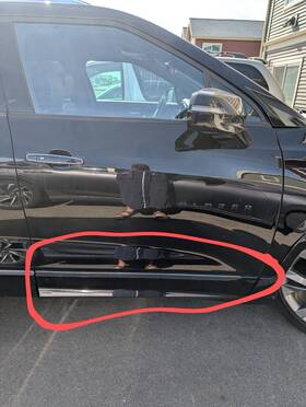 84514879 Chevrolet 2019-2023 Chevy Blazer Rs Black Front Right Passenger Side Door Lower Molding