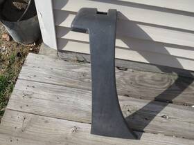 93441085 Chevrolet 03-06 Avalanche Left Driver Cladding Molding Front Fender