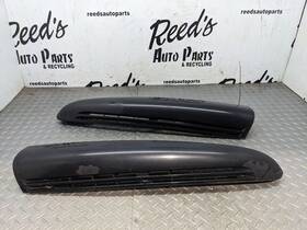 131.ch4v94 Chevrolet Truck 1992-1998 Obs Chevy Gmc D Pillar Trim Vent Tail Lift Gate Suburban Tahoe 1176163