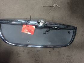 195-03032 Chrysler Tail Finish Panel Convertible Fits 01-06 Sebring