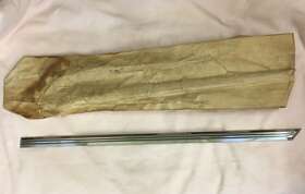 3620016 Chrysler Nos 1971 Newport Right Front Fender Rear Moulding W Fasteners