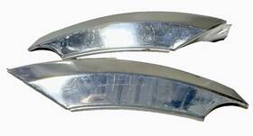 3938158 Corvette 3938157 1968-1972 Chevy C3 Lower Outer Windshield Mouldings Oem