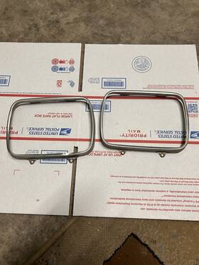 55026082 Dodge 1991 92 93 Truck Drivers Passenger Side Headlight Trim