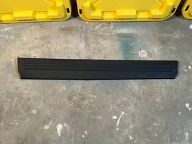 5vj30dx9aa Dodge 2011-2017 Grand Caravan Rear Right Door Sill Plate Oem