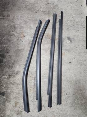 Dodge Hdw28-00035 2006-10 Charger R/t Srt8 Upper Window Exterior Door Belt Moldings Oem