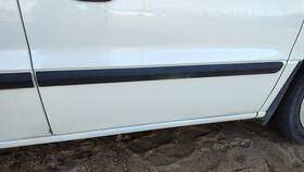 4f2z1720878captm Ford 2004-2007 Freestar Passenger Right Front Moulding From Door Oem Trim Strip