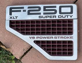 Ford 8c34-25000av2-b 2008/10 F250 Xlt Super Duty V8 Pwr Stroke Fender Logo Vent Nice Left Driver