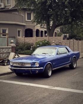 Bm090 Ford Vintage Car With Sea Gate Sticker Installed And Activated