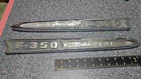 Citb-9121013 Ford F-350 1960s Hood Badges Rh / Lh Side Emblems Trim Moldings 1 Damaged