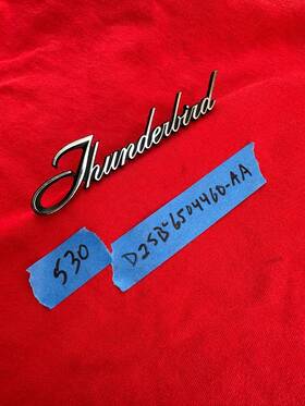 Ford D2sb-6504400-aa 1973 1974 1975 1976 Thunderbird Fender Script Emblem 530