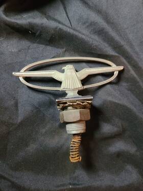D3sb-8c05-ab Ford 1973-1976 Thunderbird Hood Ornament