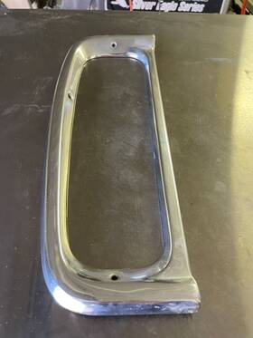 D3tz-99279a66-a Ford 73-79 L/h Taillight Bezel D3tz-99279a67a-used