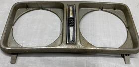 D5ab-13052-a Ford 1975-78 Ltd Head Light Bezel Lamp Cover Trim Passenger Side Right Molding Panel